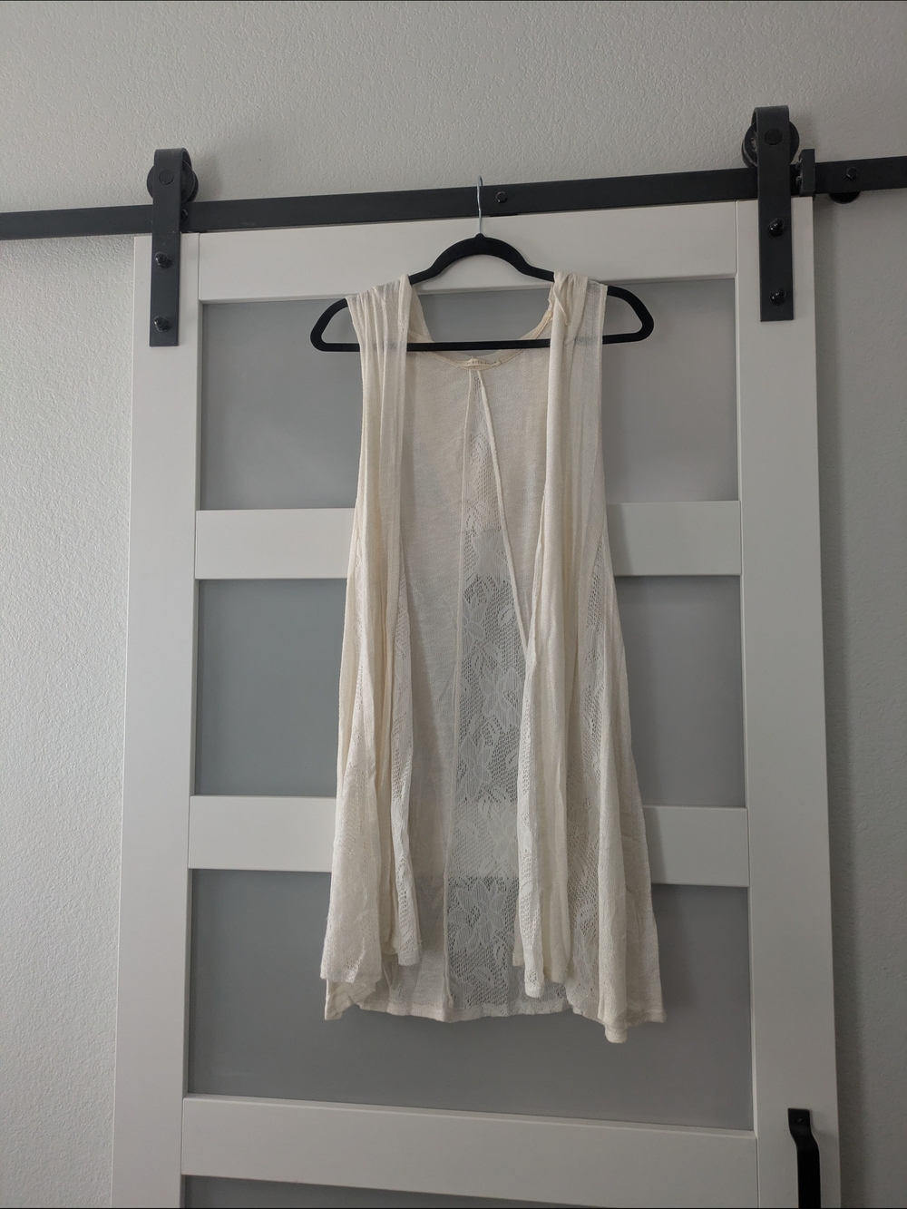 Lightweight Cream Lace-Back Duster Vest